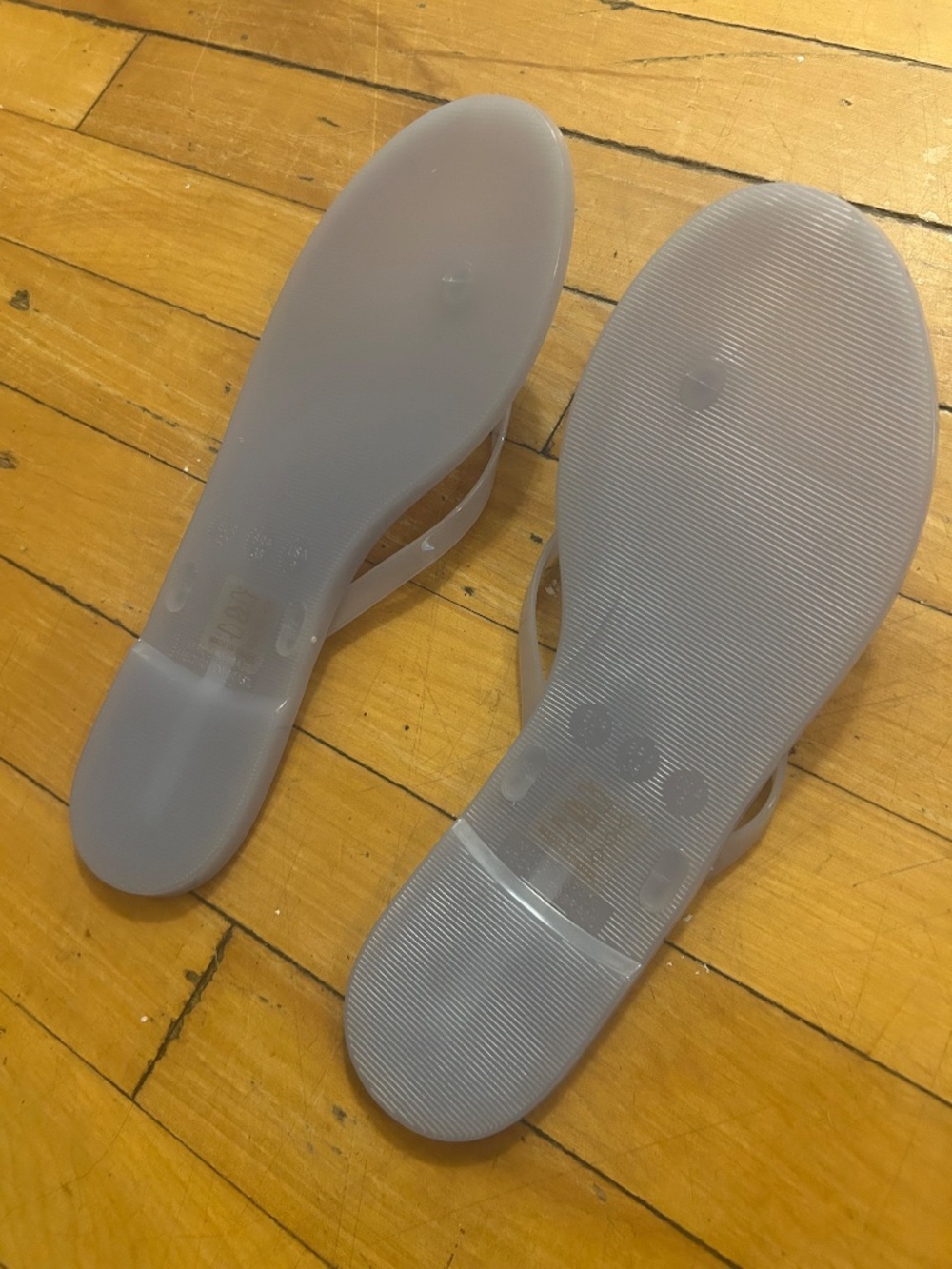 Designer Flip Flops - Picture 2 of 3